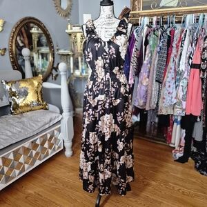 Lapis Black and Cream Floral Maxi Dress Medium